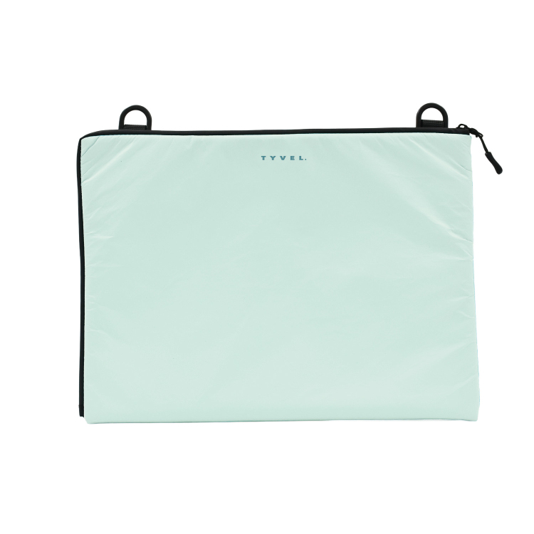 マグエックス　TYVEL．PCケース　ペールスカイ