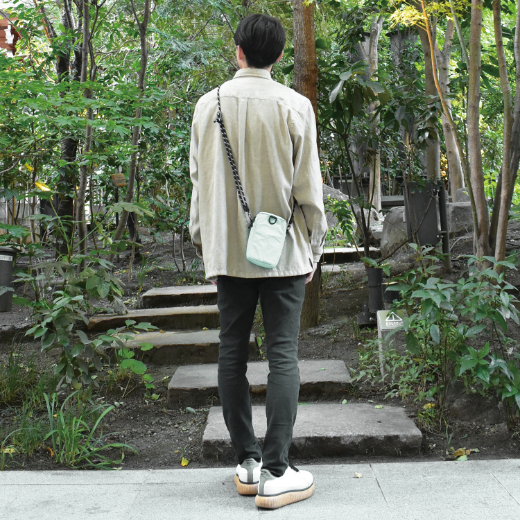 マグエックス　TYVEL．スマホショルダーポーチ　ペールスカイの商品画像8枚目