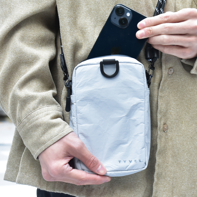 マグエックス　TYVEL．スマホショルダーポーチ　ライトグレーの商品画像9枚目