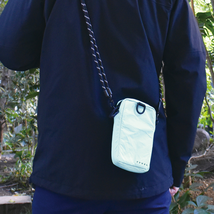 マグエックス　TYVEL．スマホショルダーポーチ　ペールスカイの商品画像2枚目