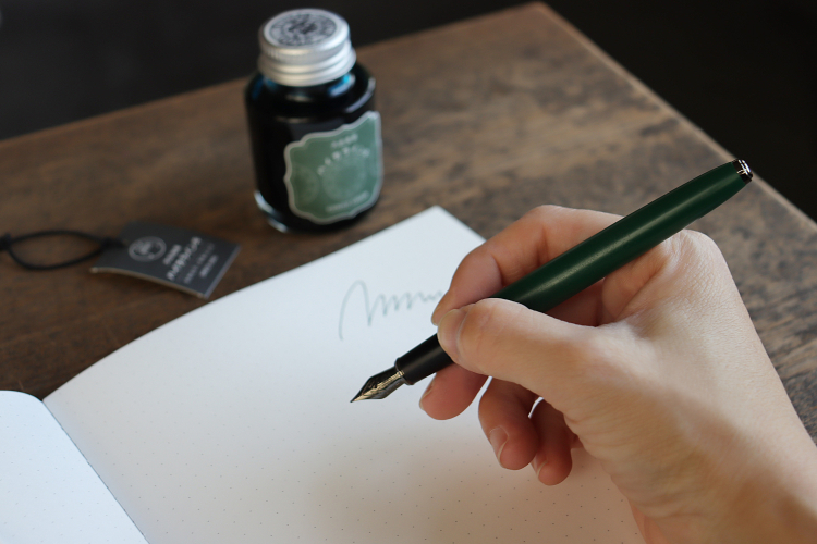 寺西化学　ギター大正浪漫ハイカラノート　ダークブルー（5mm方眼）の商品画像11枚目