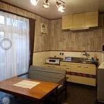 Photo : Living - 2か月家賃無料‼梅田まで12分❗阪大徒歩5分❗保証人不要❗️フリーター歓迎❕ 蛍池駅10分で家賃2.9万円～! 鍵付き個室!