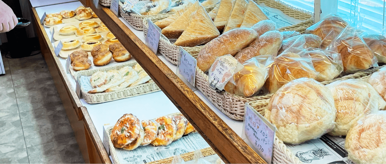 8:00　近所のパン屋さんへ