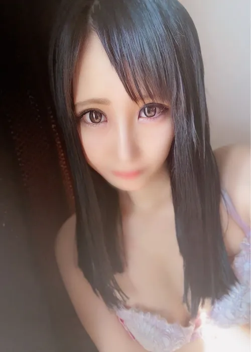  七星　エレン 24歳