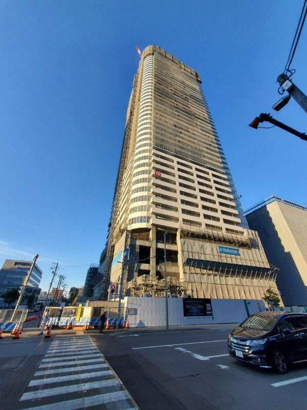 植松研究室：「北8西1地区第一種市街地再開発事業 施設建築物新築工事」の現場を見学しました（CPD認定プログラム）。（2022.10.13）