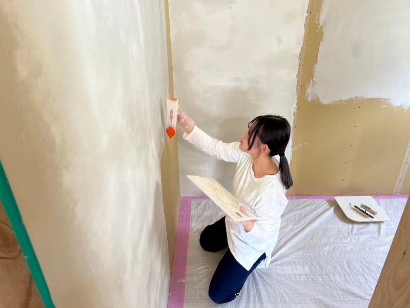 建築学科学生が漆喰塗りを体験してきました！
