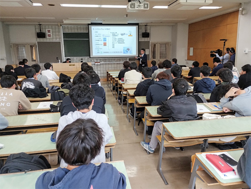 電子情報工学科3年生を対象とした電子情報業界に関する講演会を開催しました