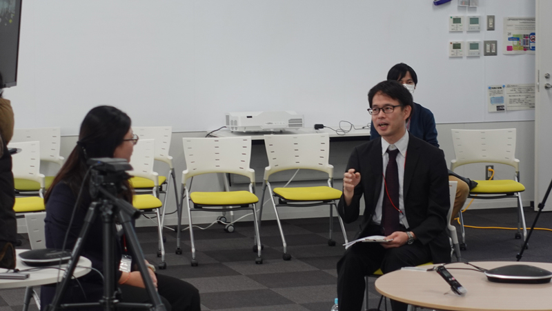 生命工学科の友池史明教授が『3QUESTIONS』北海道地区編に参加しました。