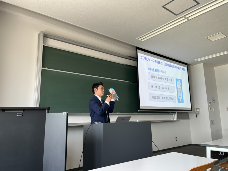 製薬メーカーの講演を実施しました