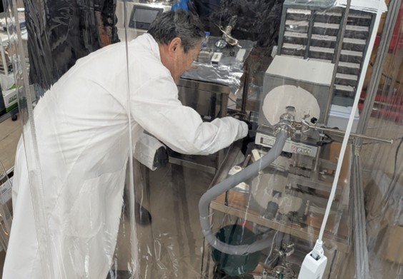 森下学長が工学部の「半導体製造ミニ実習」を視察・体験 〜北海道の半導体人材育成に向けた実践的教育〜