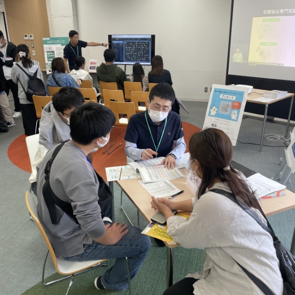 第3回オープンキャンパス電子情報工学科ブース