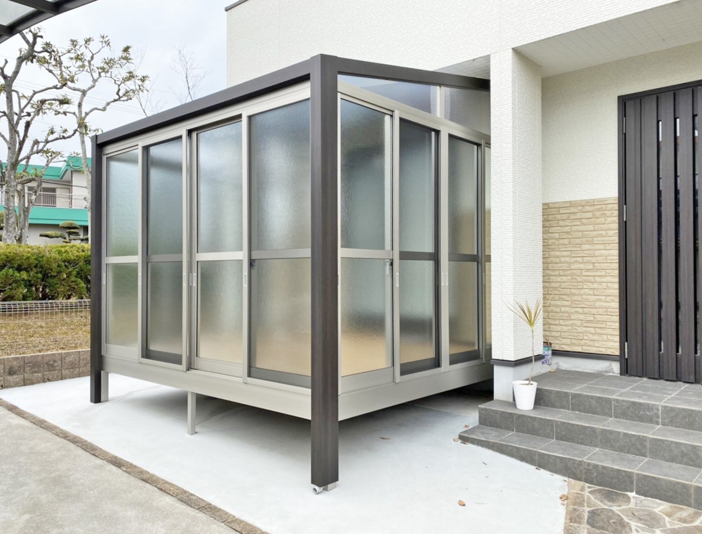 YKK 木製調目隠しソラリア 施工例 YKK 木製調目隠しソラリア 施工例