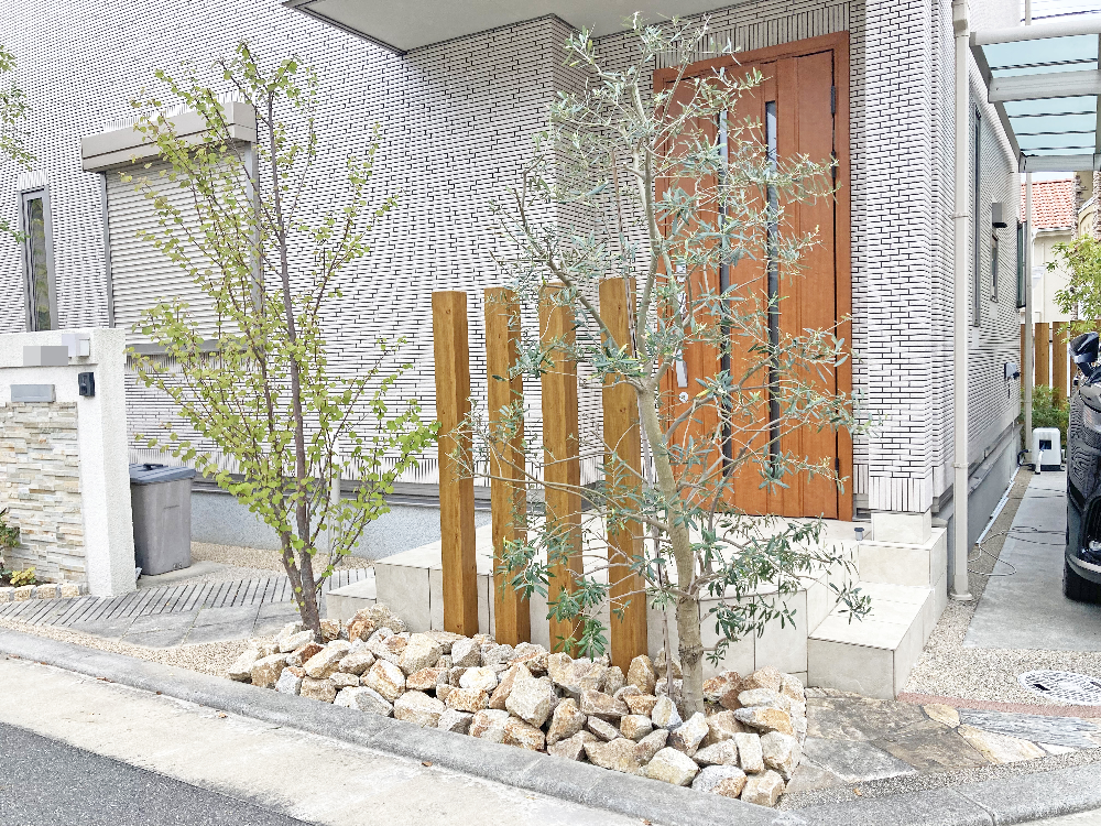 石の色や質感を統一する 石の色や質感を統一する