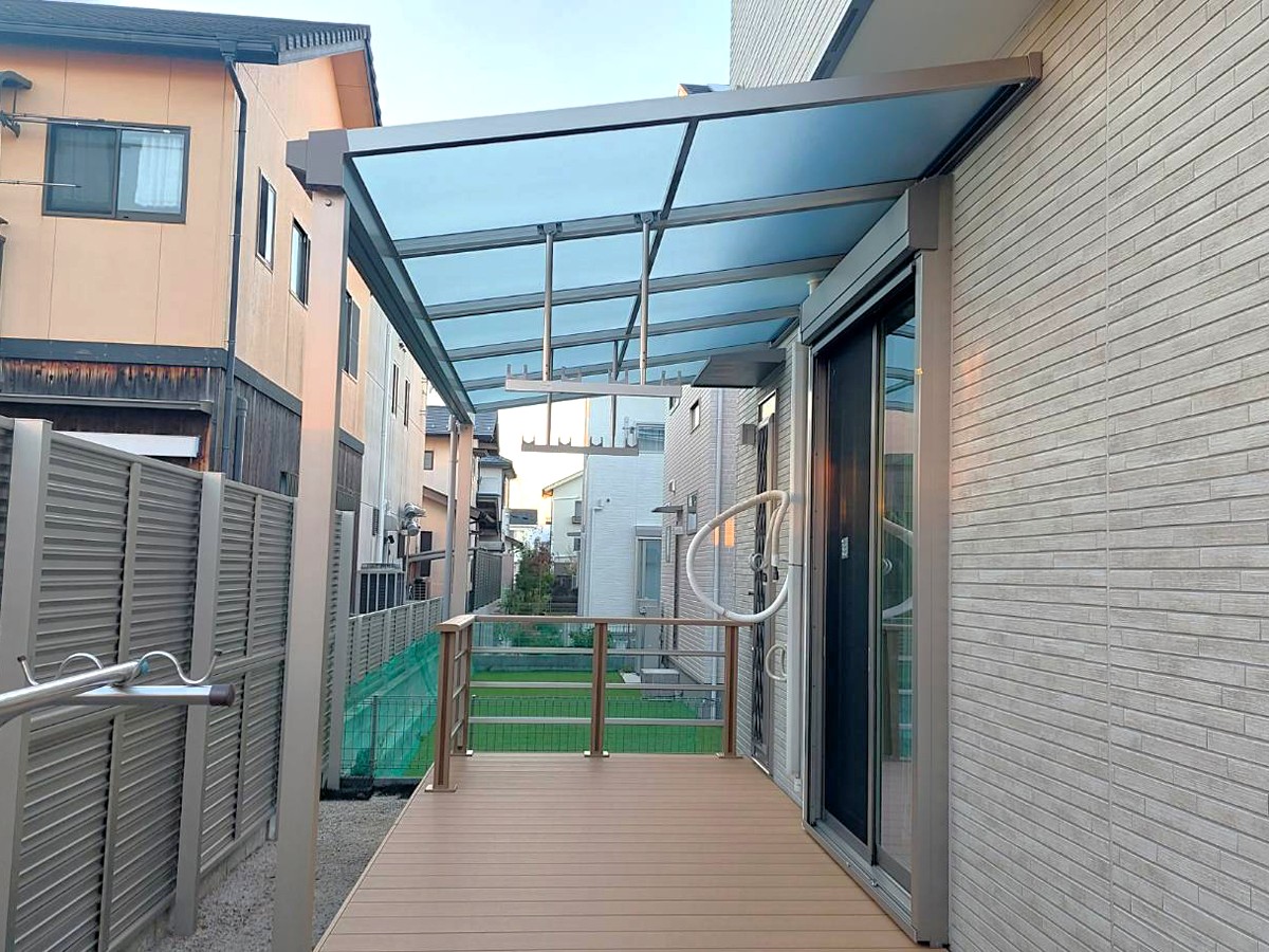 ウッドデッキ　テラス屋根　施工例