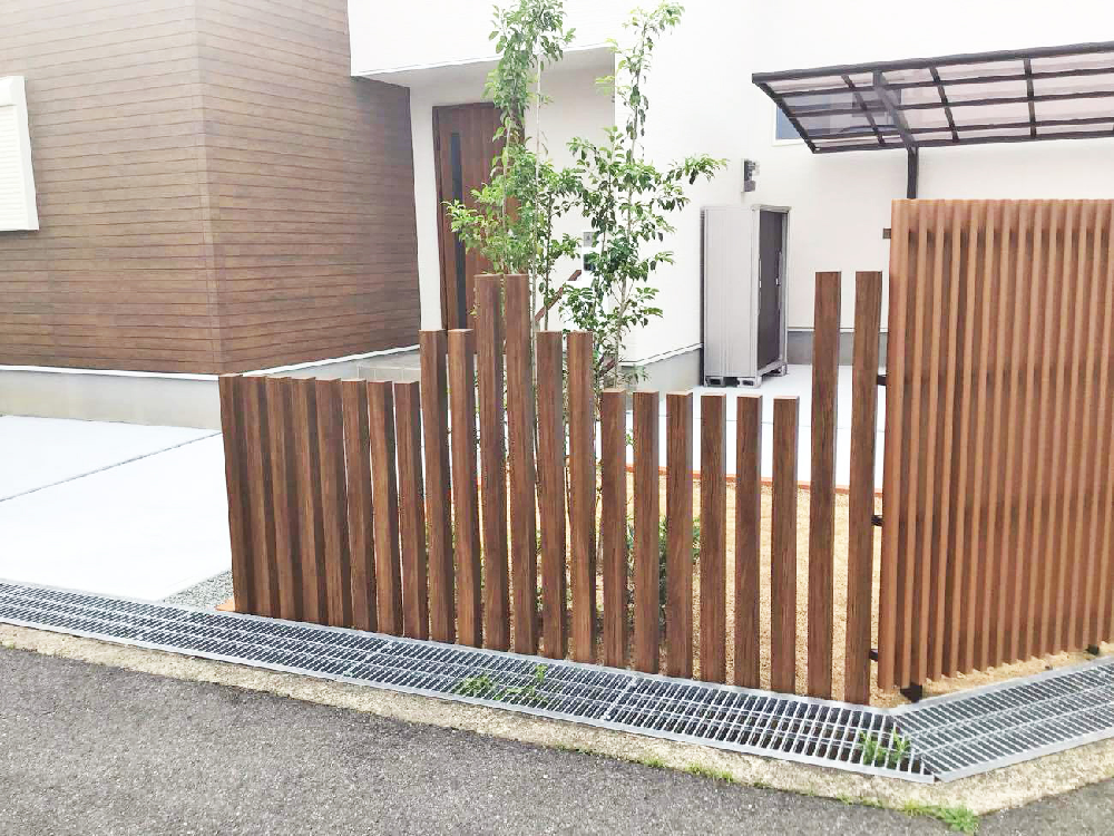 木製調デザインアルミ角柱 LIXIL デザイナーズパーツ 枕木材70角 角材.jpg 木製調デザインアルミ角柱 LIXIL デザイナーズパーツ 枕木材70角 角材.jpg