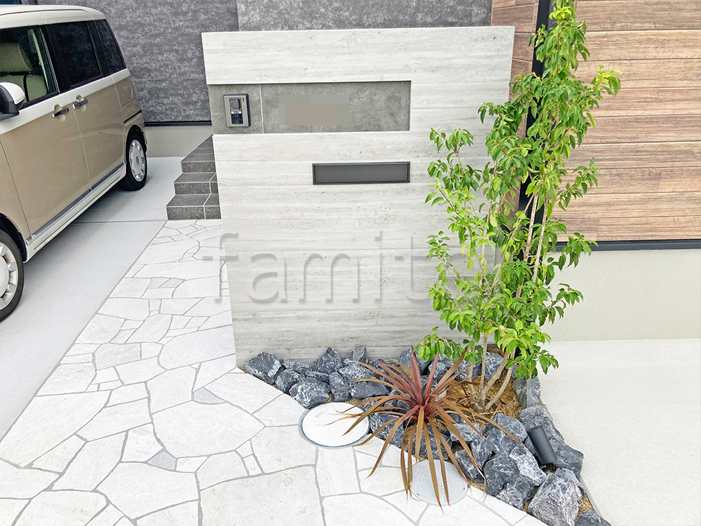 モダン門柱 コルジリネ ソヨゴ 施工例 モダン門柱 コルジリネ ソヨゴ 施工例