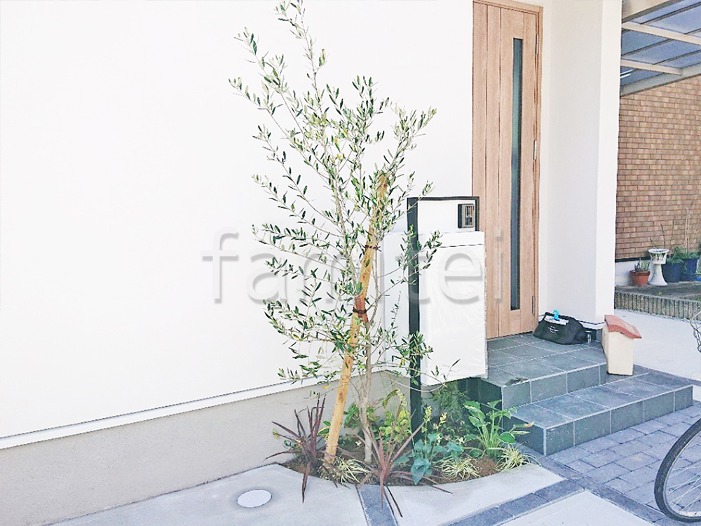 コルジリネ　LIXIL　スマート宅配ポスト　施工例