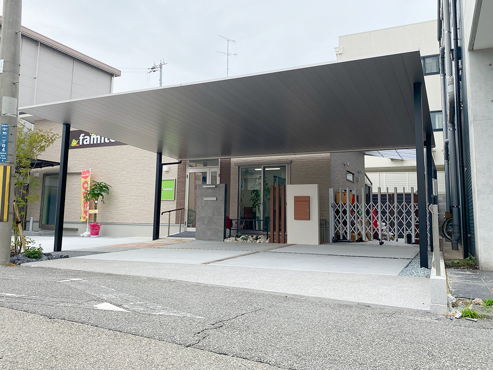 ファミリー庭園兵庫店 展示 プレーンルーフ3台用 ファミリー庭園兵庫店 展示 プレーンルーフ3台用