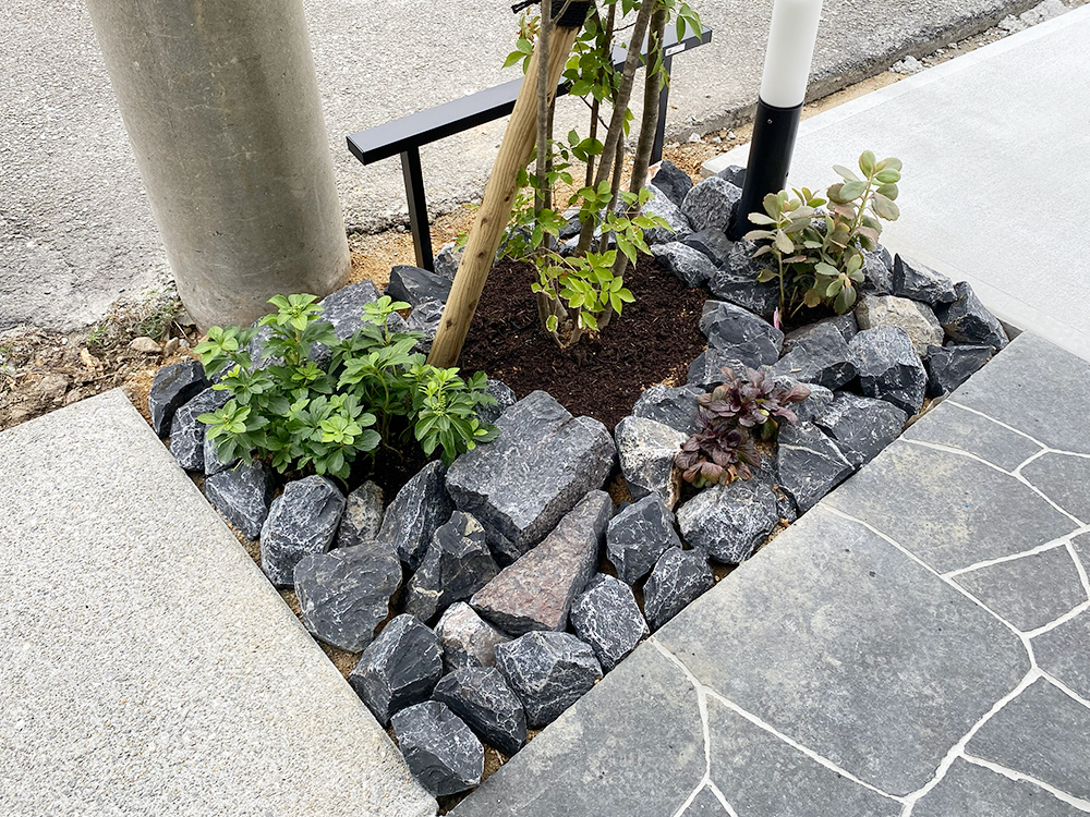 ファミリー庭園兵庫店 展示 ロックガーデン.jpg ファミリー庭園兵庫店 展示 ロックガーデン.jpg