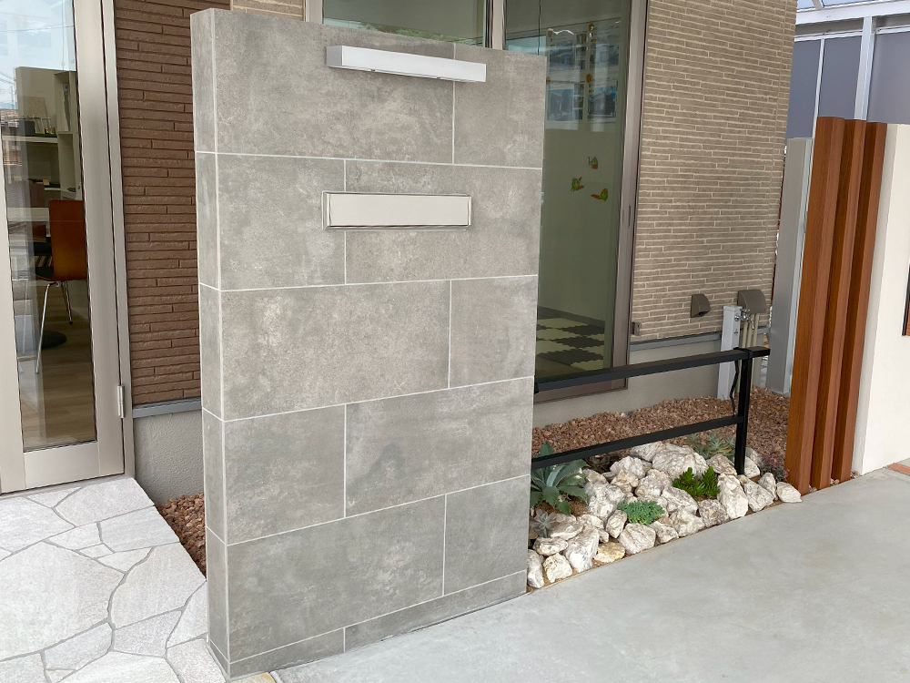 ファミリー庭園兵庫店 展示 タイル門柱 ファミリー庭園兵庫店 展示 タイル門柱