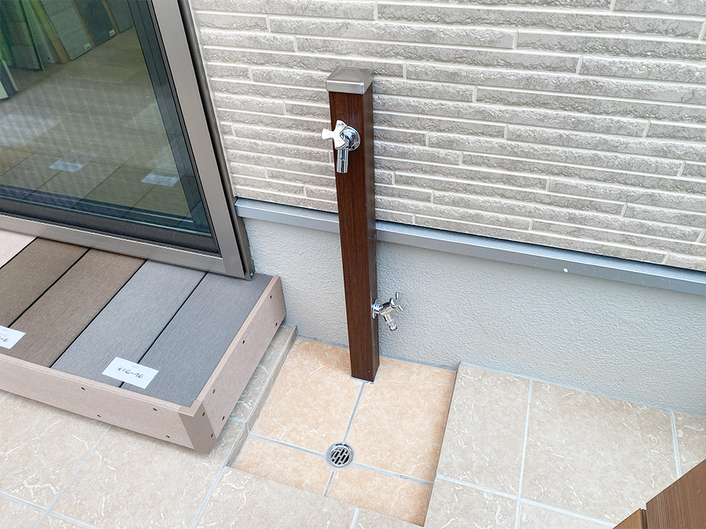 ファミリー庭園兵庫店 展示 立水栓.jpg ファミリー庭園兵庫店 展示 立水栓.jpg