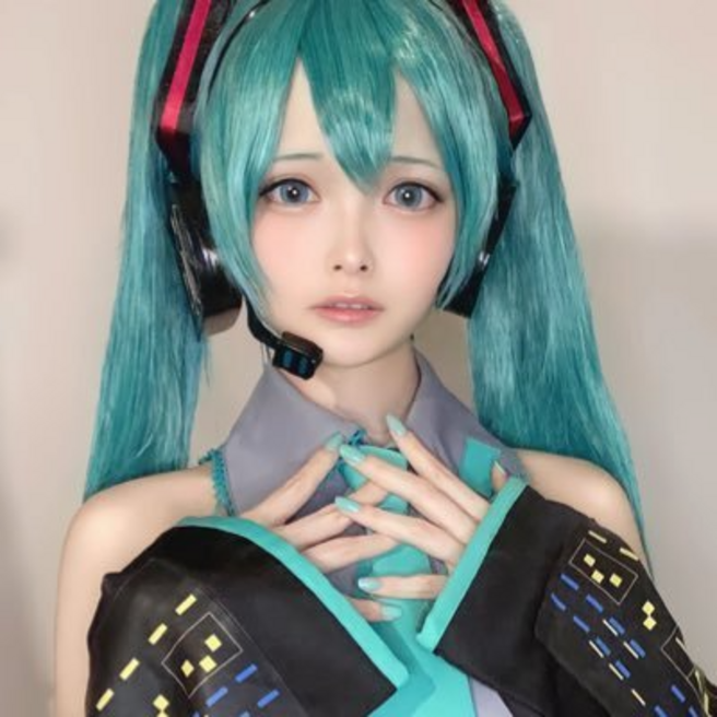 すずら　コスプレイヤー　写真集2冊 Amazon.co.jp: コスプレイヤー すずら 写真集 コスケット コミケ