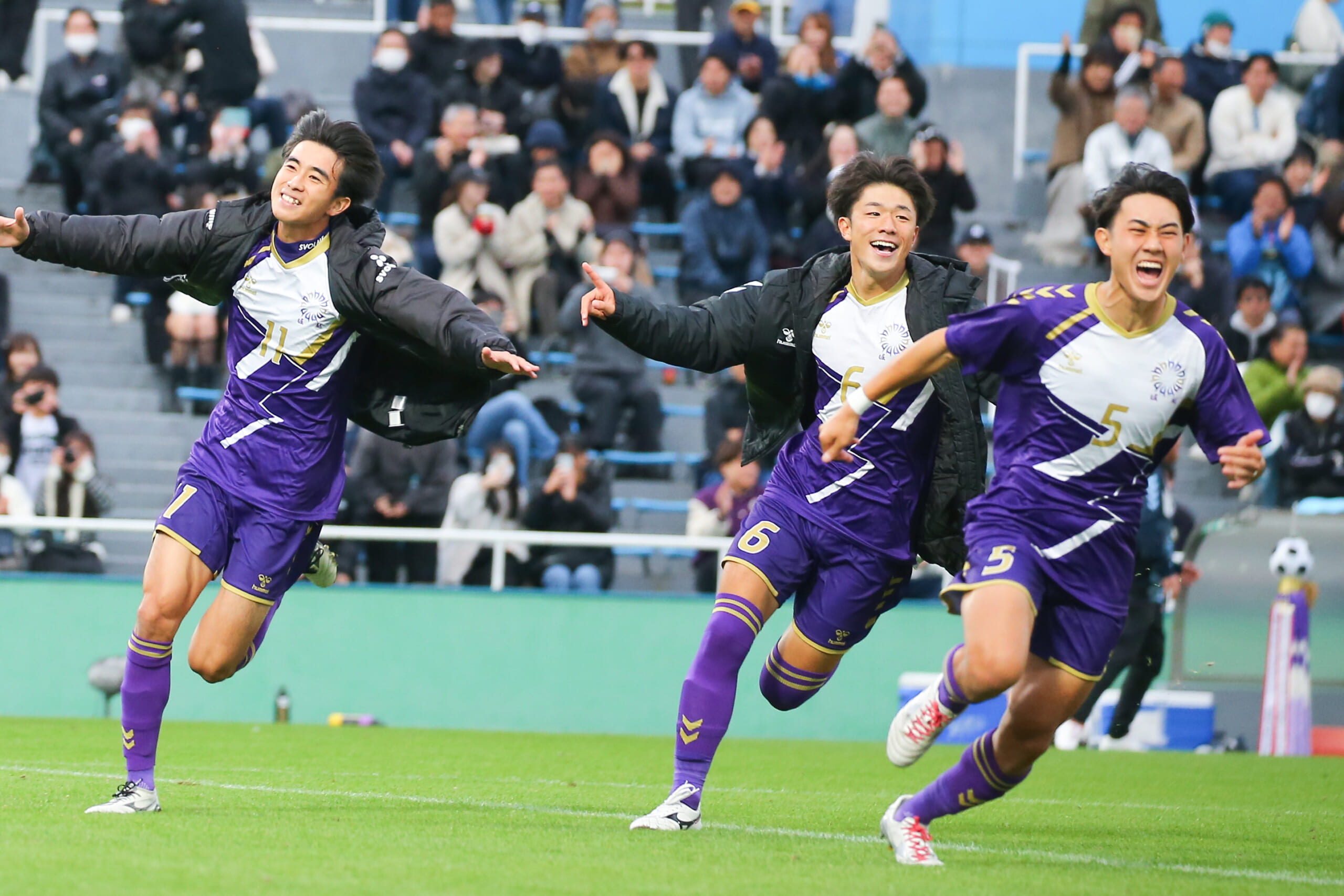 まだ見ぬステージへ」堀越史上最高ベスト4を目指すサッカー部応援