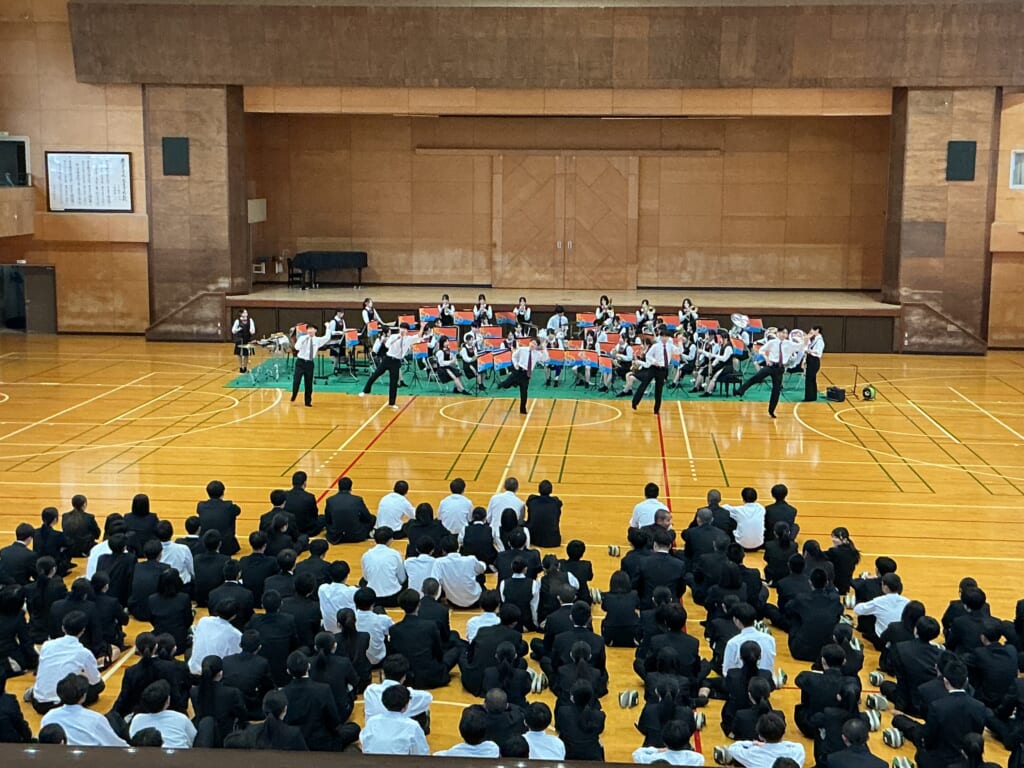佐賀県　龍谷高等学校　吹奏楽部　花まつり演奏　佐賀市　佐賀駅