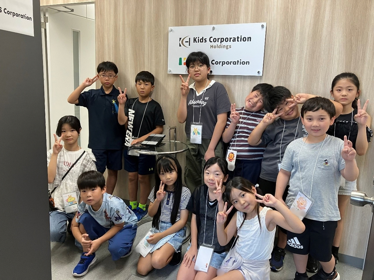 子どもたちが“キッズコーポレーションジュニア”として職場体験！
従業員の子どもを対象とした職場見学会を開催しました！の画像