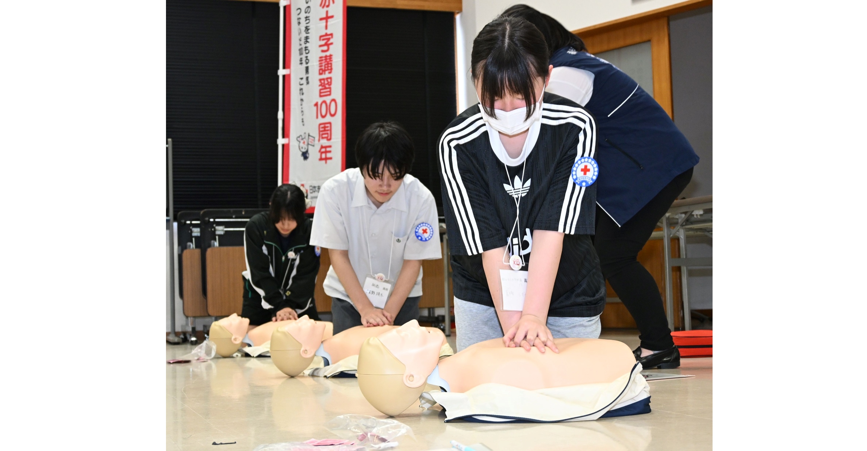 県高校青少年赤十字連絡協　心肺蘇生、ＡＥＤ学ぶ　郡山で講習体験会