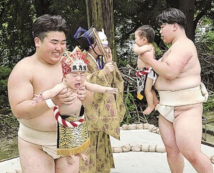 健やかな成長を　郡山・隠津島神社で「一心泣き相撲」