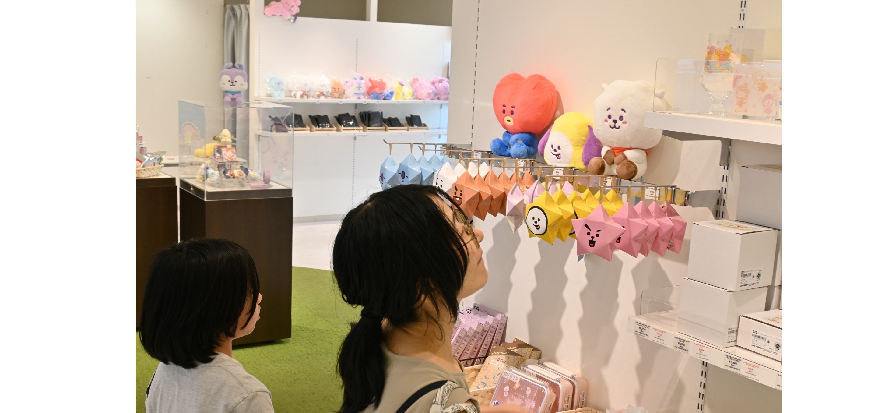 ＢＴＳメンバーデザイン　「ＢＴ２１」ポップアップストアが開店　８月１６日まで、エスパル郡山本館