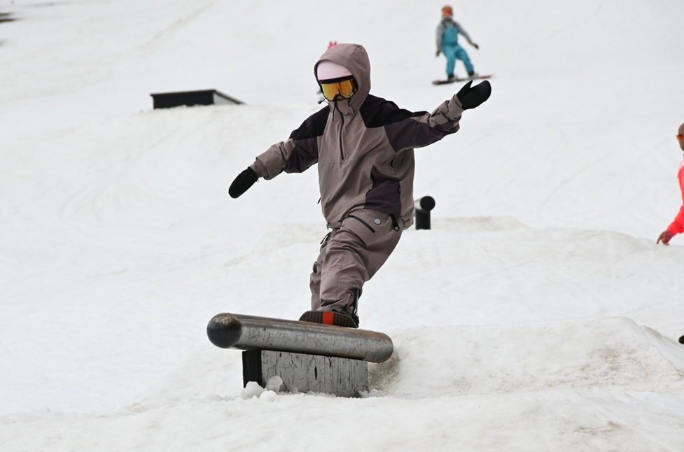 スノボ中学生プロ誕生　猪苗代　野崎紗希さん