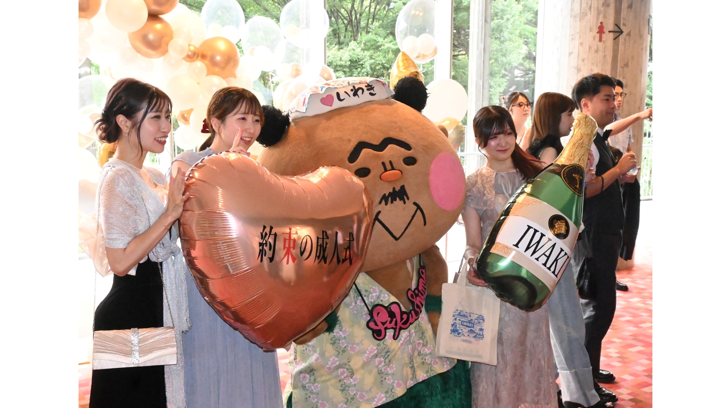いわき市で６年越しに「成人式」　新型コロナ禍で中止　仲間との再会喜ぶ
