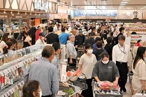 大熊町にスーパー「マルト」開店　原発事故発生後初　待望の買い物環境整う