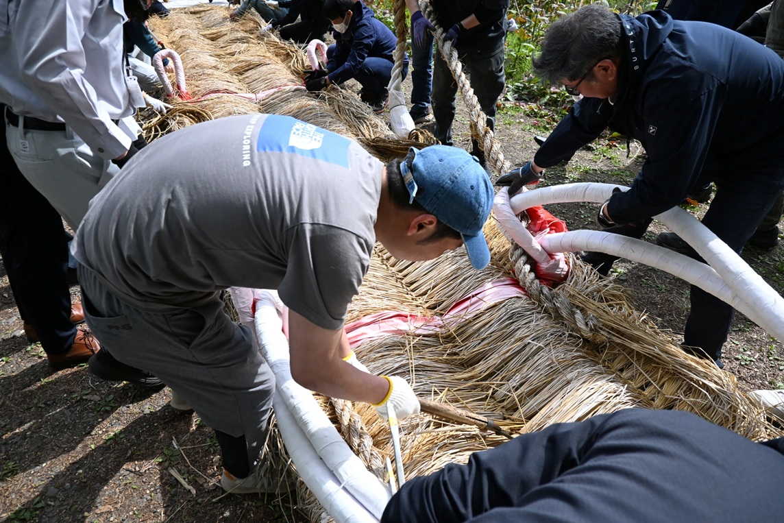 大わらじ制作始まる　５月に絆まつり