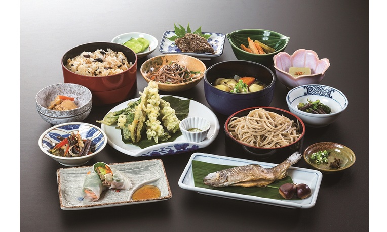 檜枝岐の郷土料理満喫を　「山人まつり」始まる
