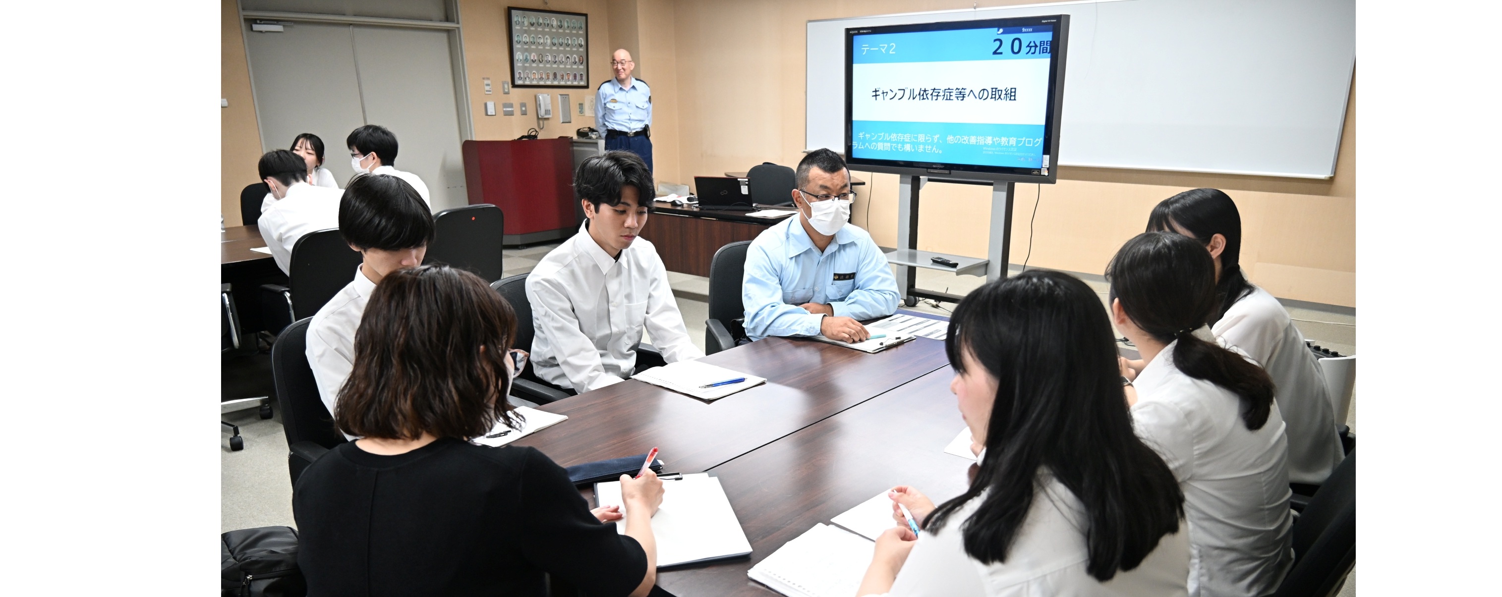 福島刑務所職員と福島大学生が交流　対話型参観