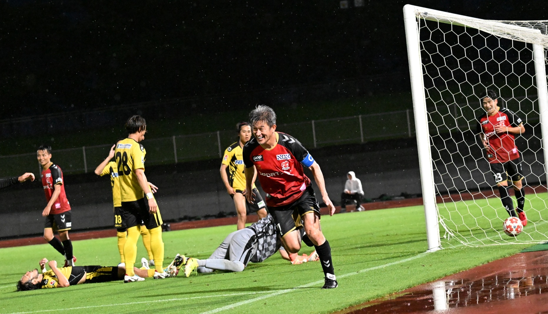 天皇杯予選県選手権／民報杯サッカー　福島Ｕ５連覇　５９歳カズがゴール