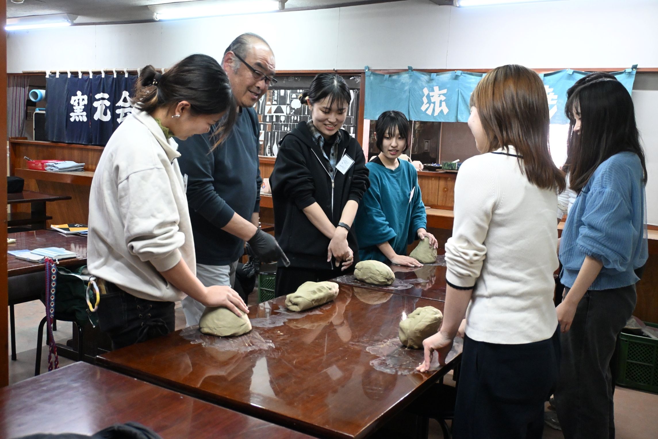 会津本郷焼で「産地留学」　県外大学生ら