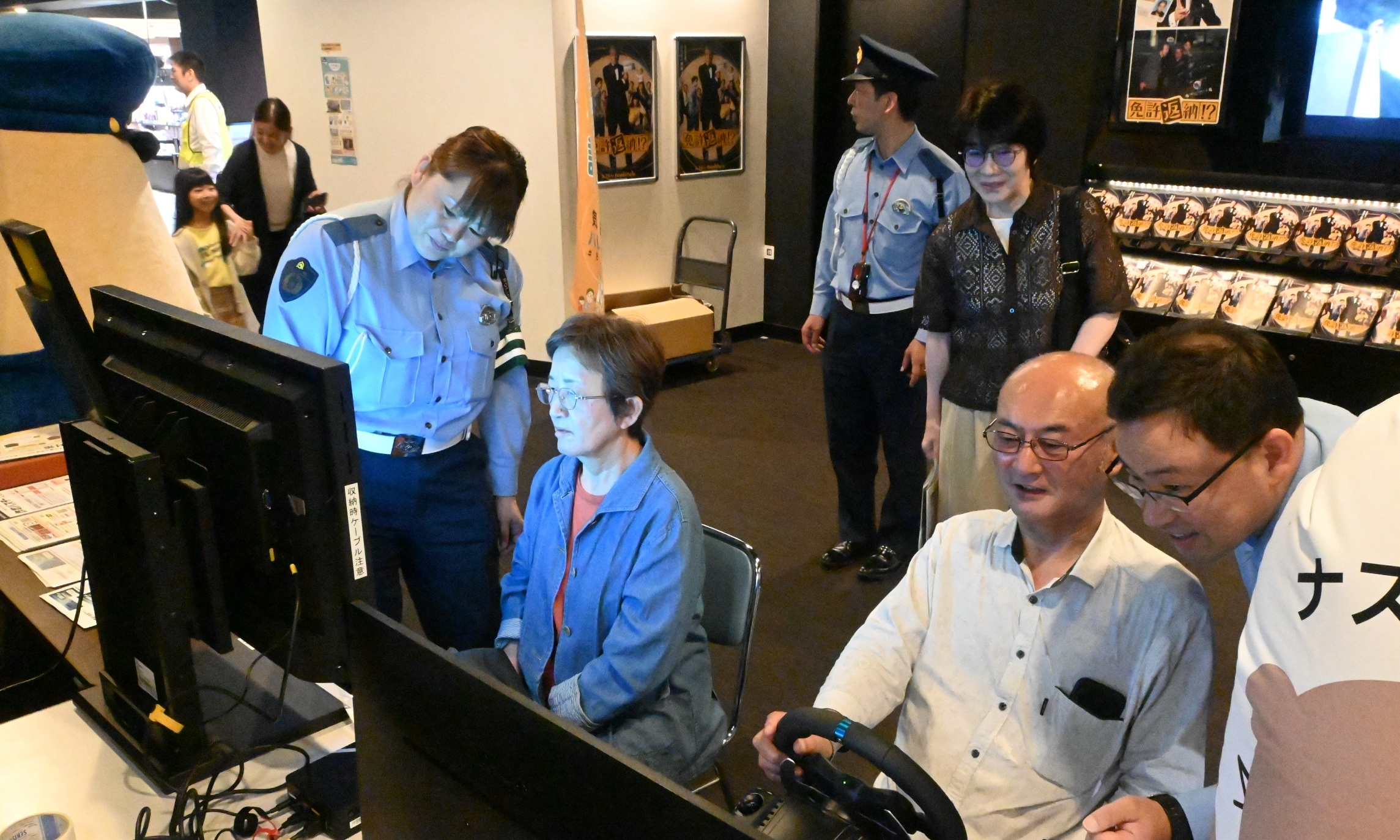 映画「免許返納⁉」公開記念　劇場で交通安全啓発