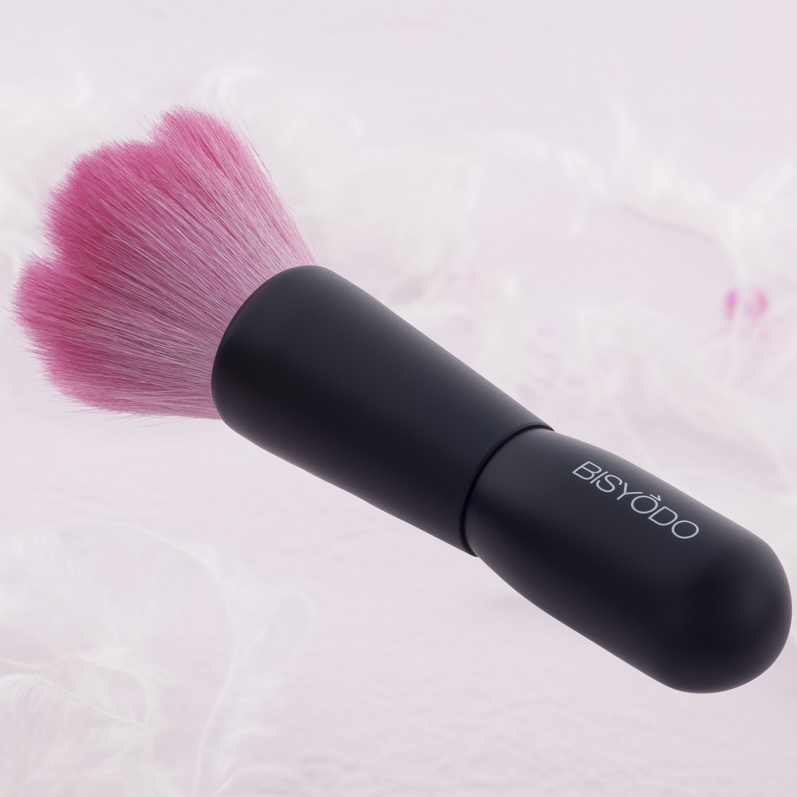 Rose】パウダーチークブラシ | BISYODO（ビショウドウ）のプレゼント
