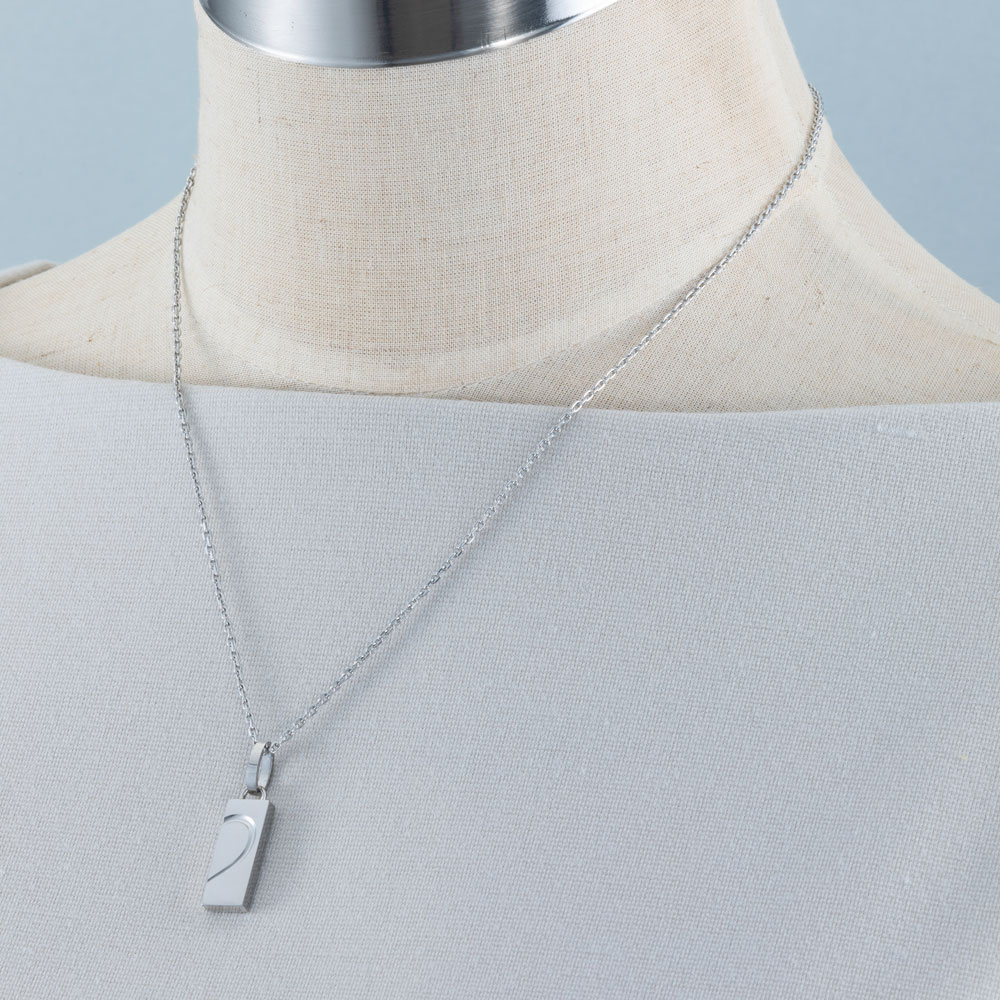 n184/【高品質✧】フープネックレス　K18仕上げ　つけやすい　ギフト無料 ネックレス キューブ CZ チェーン付き 金属アレルギー対応
