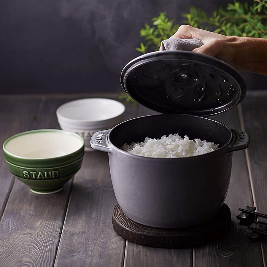 達*ん様 美品！ストウブ　ラココットｄｅGOHAN チェリーS 1合炊き Staub ストウブ ラ・ココット de GOHAN Sサイズ チェリー 生涯