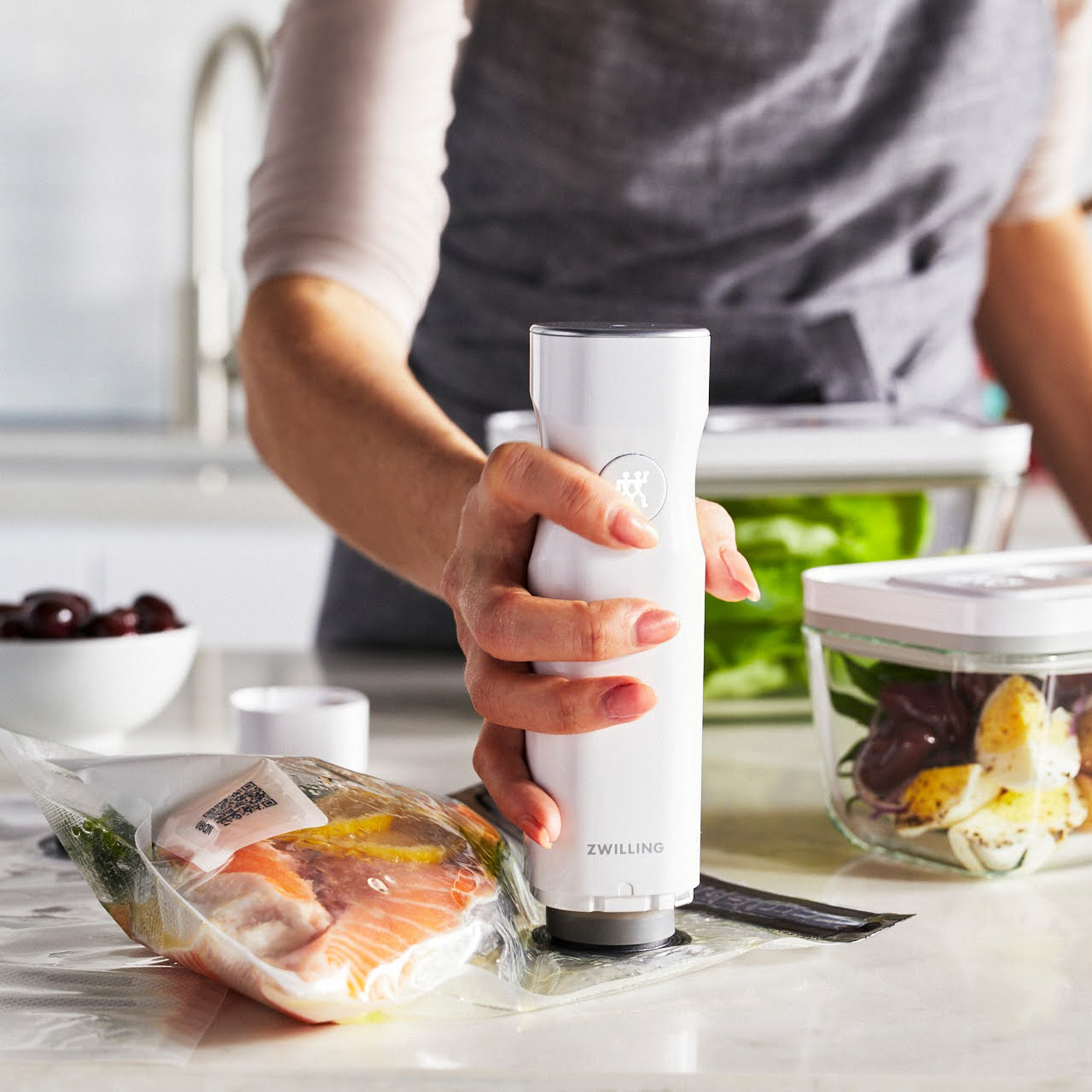 美品 ZWILLING 真空保存 ポンプ&コンテナ S2個 M1個 4点セット Amazon.co.jp: ZWILLING ツヴィリング 「 フレッシュ & セーブ 真空