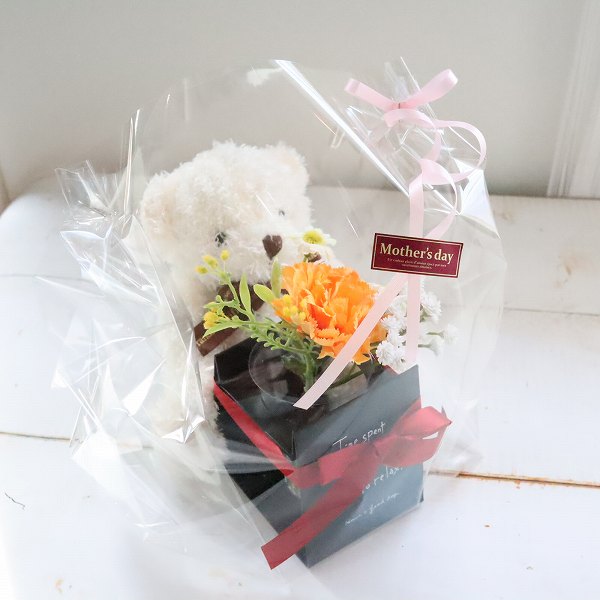 選べるぬいぐるみとソープフラワーの花束 | アトリエ美鈴のプレゼント