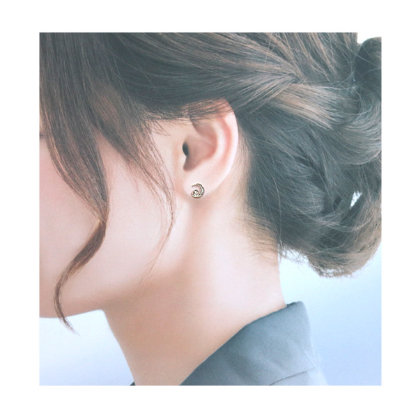 STAR JEWELRY スタージュエリー ダイヤモンドシルバーピアス 月