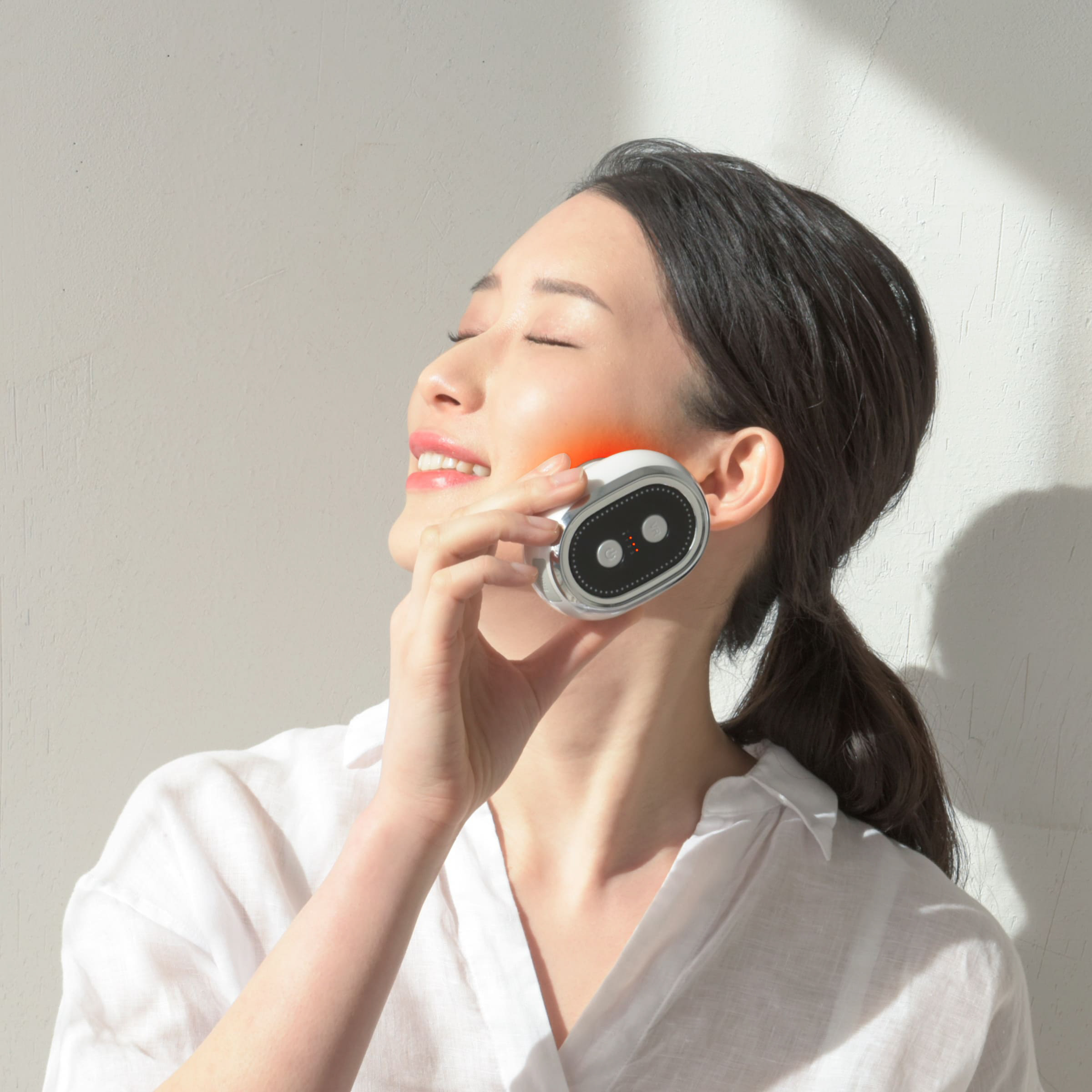 Beapro16 うるハリフト 本格派コンパクト美顔器 | Beapro（ビープロ