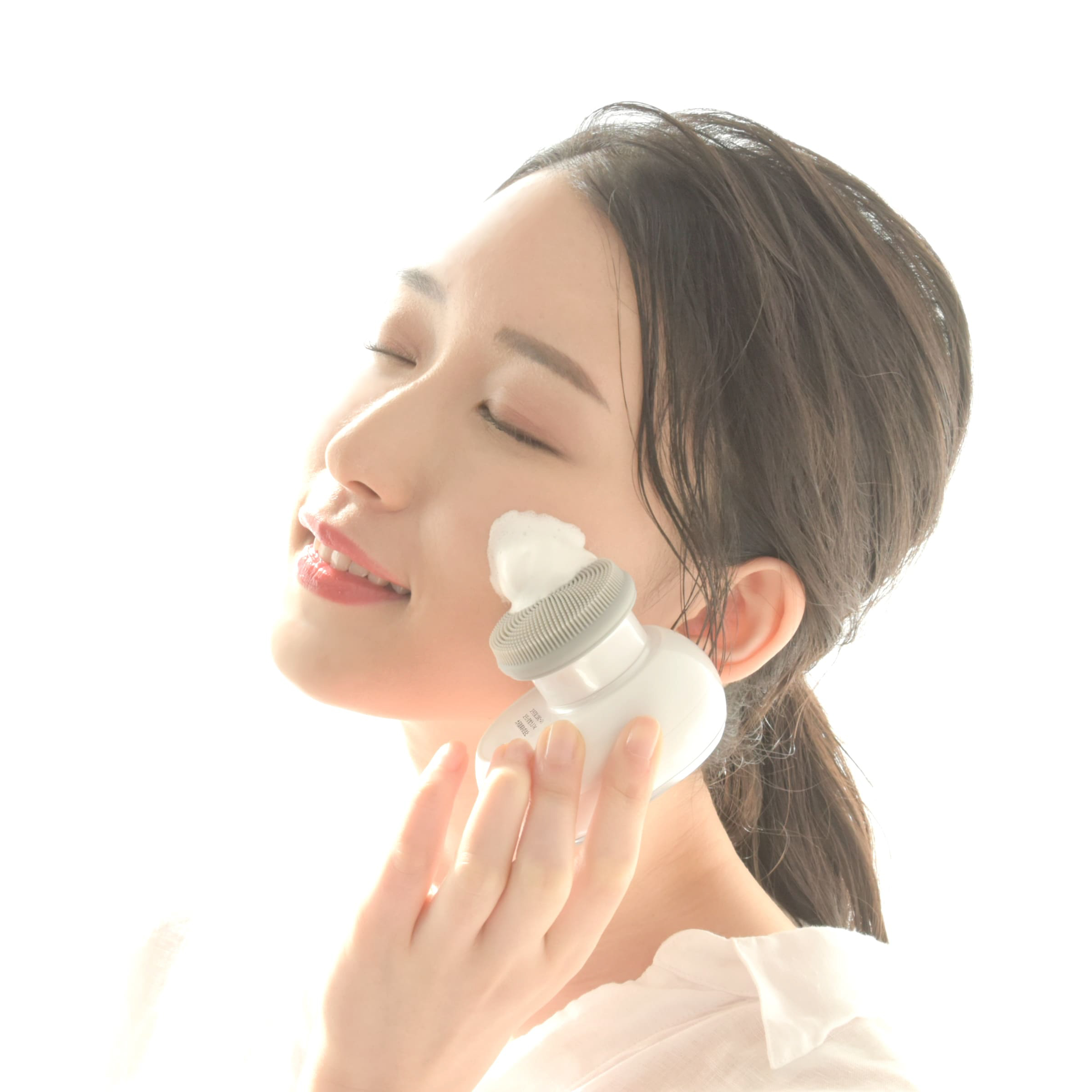 Beapro16 うるハリフト 本格派コンパクト美顔器 | Beapro（ビープロ