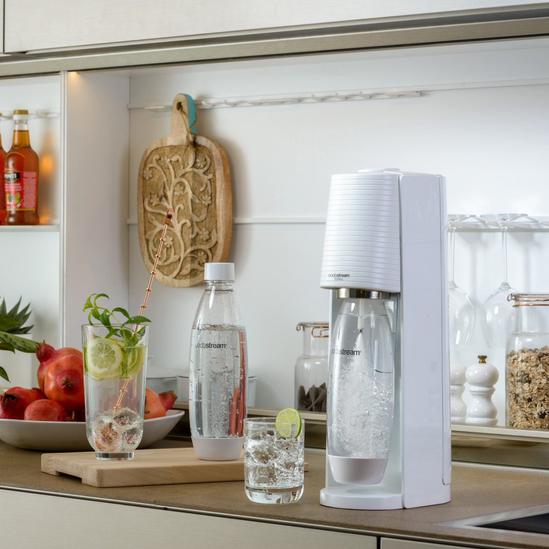 新品 ソーダストリーム E-TERRA （E-テラ）スターターキット ホワイト ソーダストリーム SodaStream / 先着1万名/キャッシュバック申し込みで